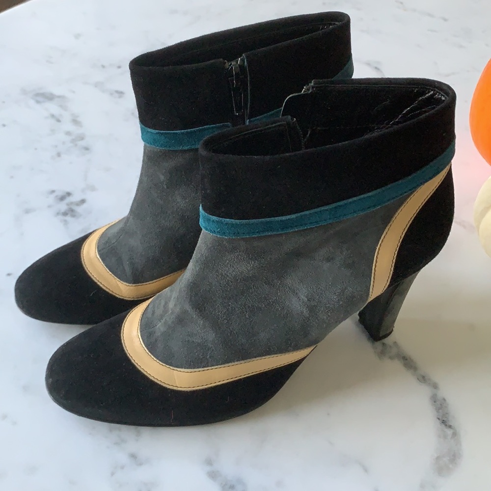🔥Vintage multi color suede bootie